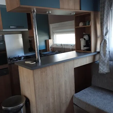 Camping Mobil L'ecrin Bleu Bougainvilliers Sérignan